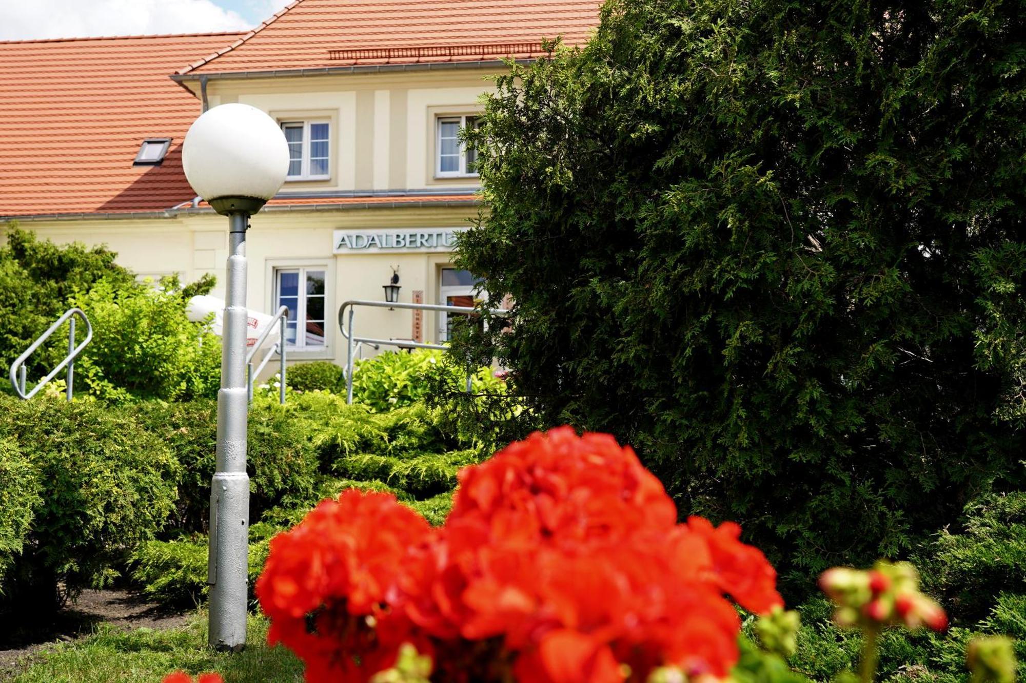Hotel Adalbertus Gniezno Exterior photo