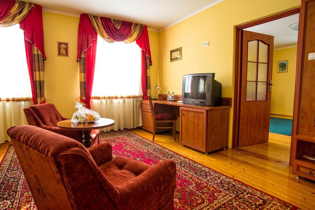 Hotel Adalbertus Gniezno Room photo