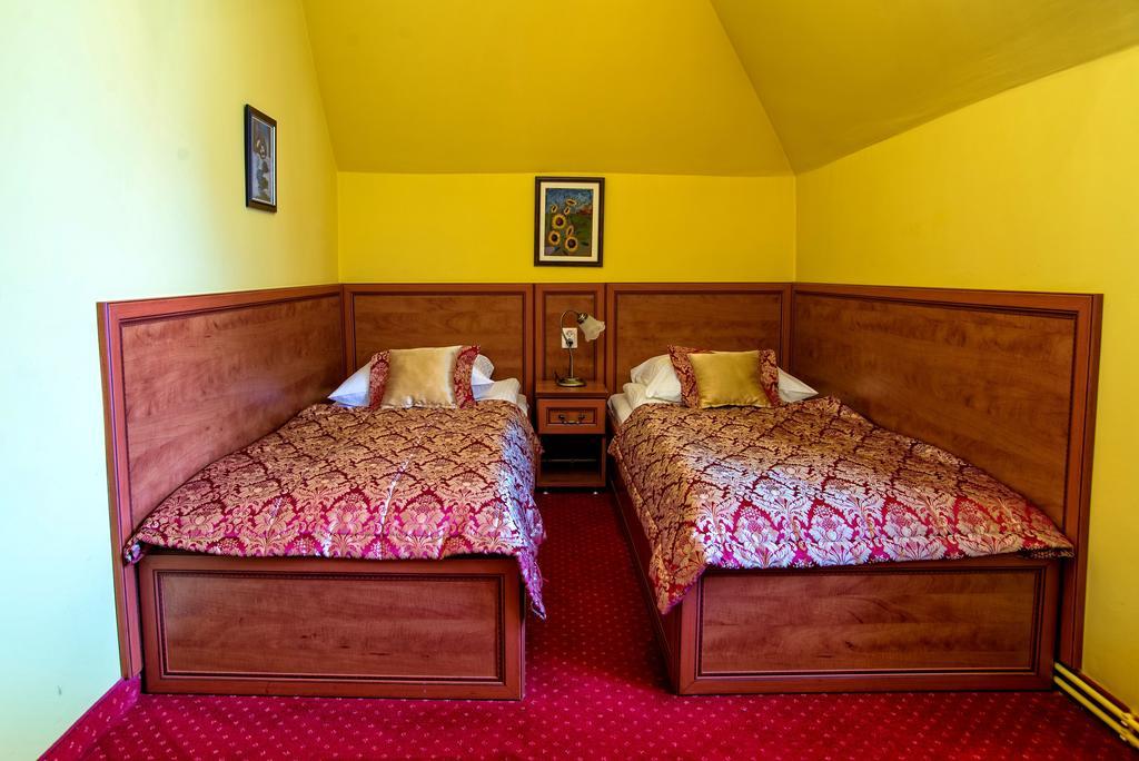 Hotel Adalbertus Gniezno Room photo