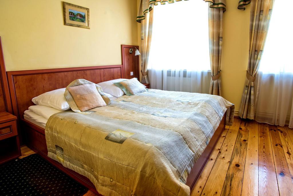 Hotel Adalbertus Gniezno Room photo