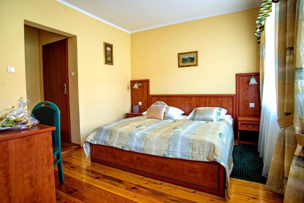Hotel Adalbertus Gniezno Room photo